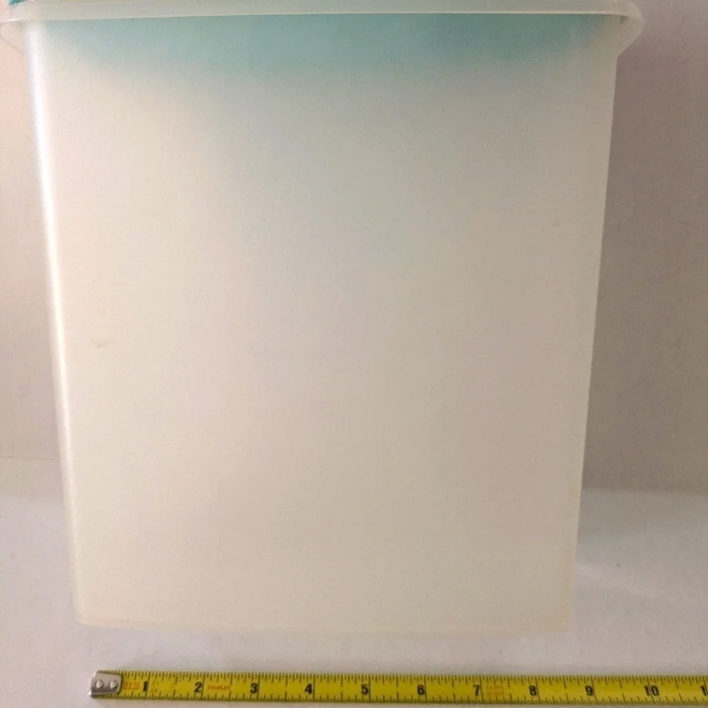 Tupperware Modular Mates Cereal Container vintage white with teal/ turquoise lid
